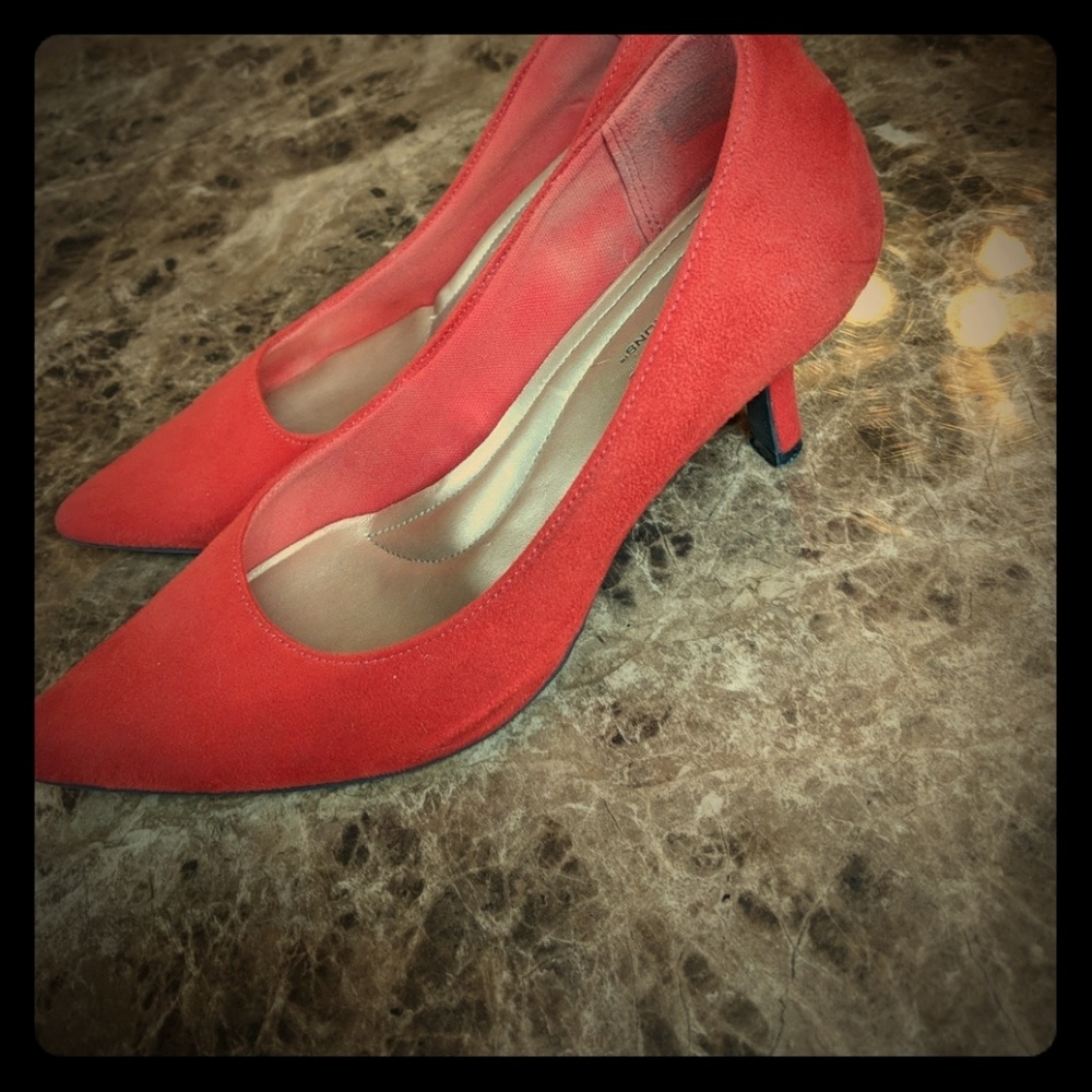 Comfort plus by Predictions - Red suede heels